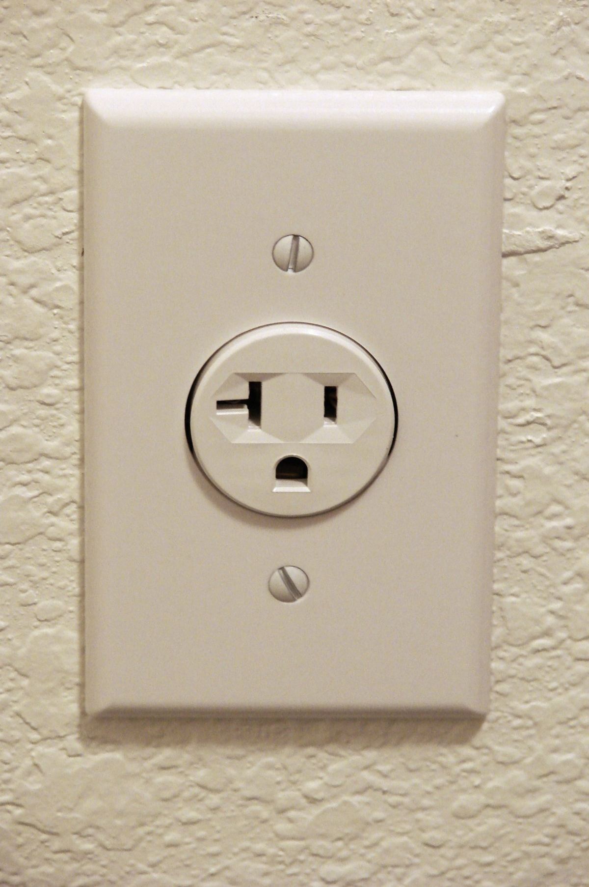 Single dedicated wall receptacle